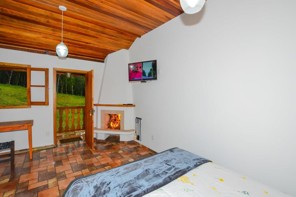 Pousada Bruxa Marela Monte Verde  Εξωτερικό φωτογραφία